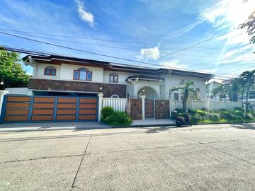 MASSIVE CORNER HOUSE WITH SWIMMING POOL HOUSE FOR SALE NEAR AIRPORT