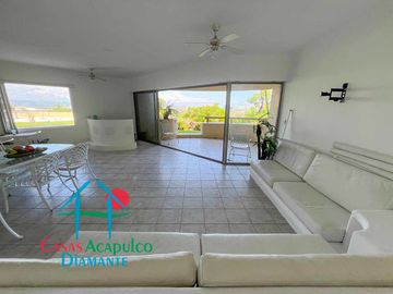Departamento con terraza, vista al mar, acceso directo a la alberca y jardines