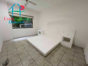 Departamento con terraza, vista al mar, acceso directo a la alberca y jardines