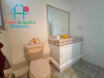 Departamento con terraza, vista al mar, acceso directo a la alberca y jardines