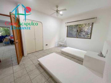 Departamento con terraza, vista al mar, acceso directo a la alberca y jardines