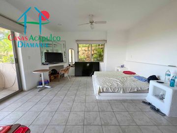 Departamento con terraza, vista al mar, acceso directo a la alberca y jardines