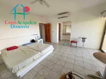 Departamento con terraza, vista al mar, acceso directo a la alberca y jardines