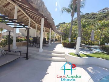 Departamento con terraza, vista al mar, acceso directo a la alberca y jardines
