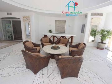 Departamento con terraza, vista al mar, acceso directo a la alberca y jardines