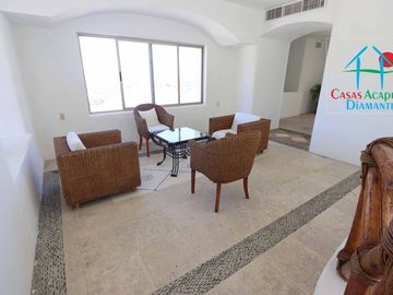 Departamento con terraza, vista al mar, acceso directo a la alberca y jardines