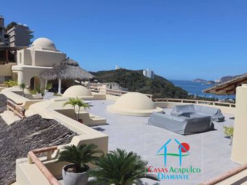 Departamento con terraza, vista al mar, acceso directo a la alberca y jardines