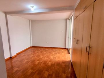 VENDO DEPARTAMENTO EN SURCO CON FACIL ACCESO A LA PANAMERICANA SUR