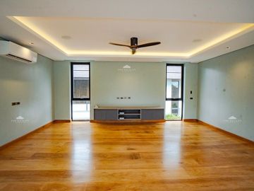 HIGH-END BRAND NEW SMART HOME: 6 Bedroom House and Lot For Sale in Cavite at Ayala Westgrove Heights