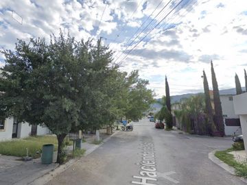 Casa Remate Bancario C HACIENDA DE SAN PATRICIO  COLONIA VALLE DE JUAREZ JUAREZ NUEVO LEON.