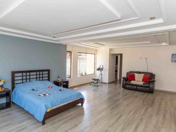 En venta casa en Azogues, en Charasol