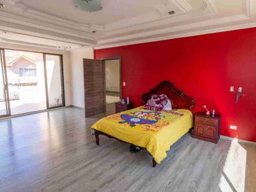 En venta casa en Azogues, en Charasol