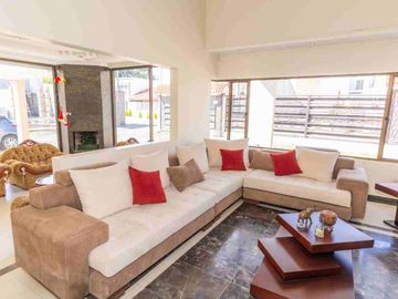 En venta casa en Azogues, en Charasol