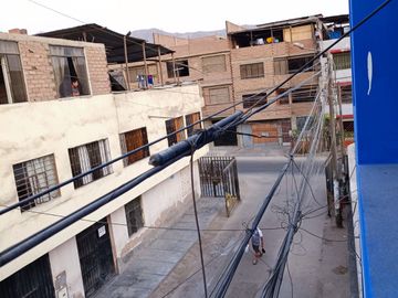 💥💫 VENDO CASA DE 4 PISOS – CERCA DE ZONAS COMERCIALES Y DE LA ESTACIÓN BAYOVAR DEL TREN ELÉCTRICO. - S.J.L. 💫💥
