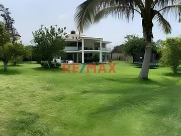 Casa De Campo En Venta De 10000 M² En Cieneguilla