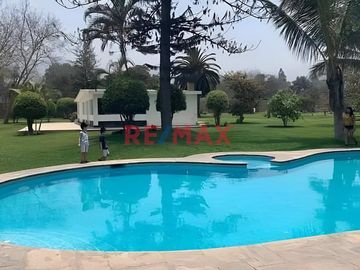 Casa De Campo En Venta De 10000 M² En Cieneguilla
