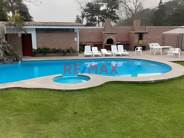 Casa De Campo En Venta De 10000 M² En Cieneguilla