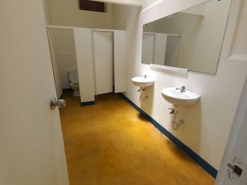 VENDO CASA IDEAL OFICINA EN CERCADO DE LIMA