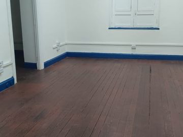 VENDO CASA IDEAL OFICINA EN CERCADO DE LIMA