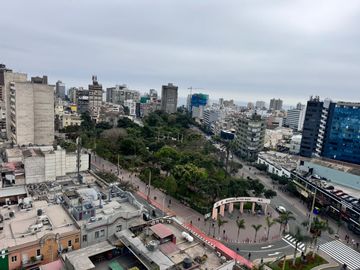VENDO LOCALA COMERCIAL EN MIRAFLORES