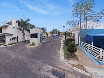 CASA EN LOMAS DEL CURIEL LOMAS DEL CUATRO TLAQUEPAQUE POR REMATE BANCARIO