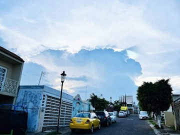 CASA EN LOMAS DEL CURIEL LOMAS DEL CUATRO TLAQUEPAQUE POR REMATE BANCARIO