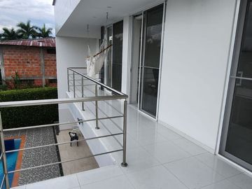 SE VENDE HERMOSA CASA CAMPESTRE DE 2 NIVELES