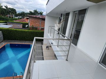 SE VENDE HERMOSA CASA CAMPESTRE DE 2 NIVELES