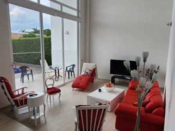 SE VENDE HERMOSA CASA CAMPESTRE DE 2 NIVELES
