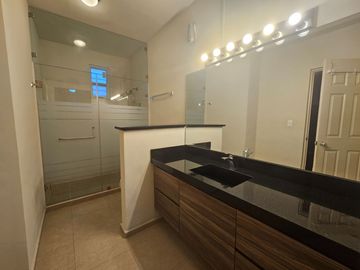 Casa en Venta en Paseo de Cumbres Monterrey Nuevo León