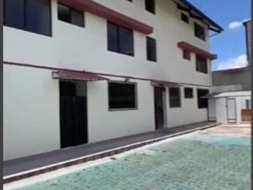 EN VENTA AMPLIA PROPIEDAD COMERCIAL INDEPENDIENTE  – SECTOR LA VICTORIA - SAN ISIDRO DEL INCA – NORTE DE QUITO