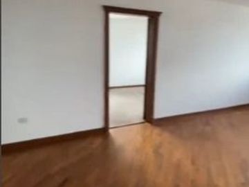 EN VENTA AMPLIA PROPIEDAD COMERCIAL INDEPENDIENTE  – SECTOR LA VICTORIA - SAN ISIDRO DEL INCA – NORTE DE QUITO