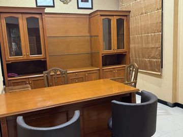 Disewakan rumah Manyar Kertoadi Furnished Siap Huni Dekat Pakuwon City dan Galaxy Mall