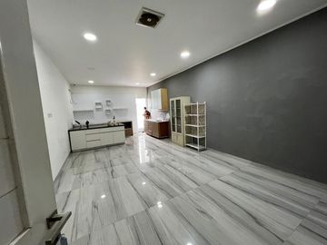 DIjual Ruko 3 Lantai di Komplek Ruko Galleria West Cengkareng Citra 6 Kondisi Bagus