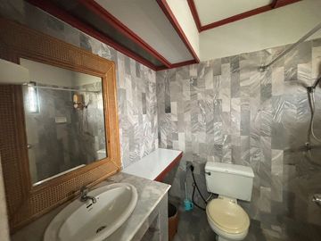 A Spacious Detached House with 2 Beds 2 Baths in the Perfect Location in Project directly across Mae Ramphueng Beach