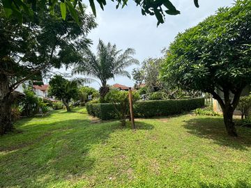 A Spacious Detached House with 2 Beds 2 Baths in the Perfect Location in Project directly across Mae Ramphueng Beach