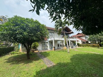 A Spacious Detached House with 2 Beds 2 Baths in the Perfect Location in Project directly across Mae Ramphueng Beach