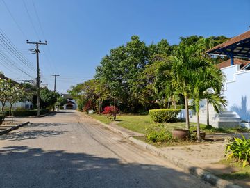 A Spacious Detached House with 2 Beds 2 Baths in the Perfect Location in Project directly across Mae Ramphueng Beach
