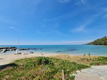 A Spacious Detached House with 2 Beds 2 Baths in the Perfect Location in Project directly across Mae Ramphueng Beach