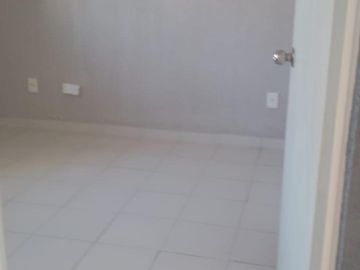 CASA DUPLEX EN PB CON AMPLIO JARDIN TRASERO