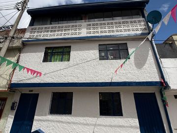 EN VENTA_CASA RENTABLE_SECTOR LUJAN_ENGATIVÁ