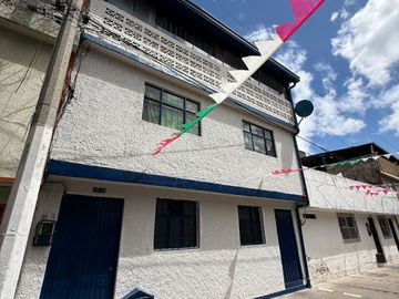 EN VENTA_CASA RENTABLE_SECTOR LUJAN_ENGATIVÁ