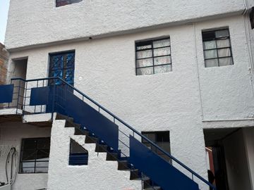EN VENTA_CASA RENTABLE_SECTOR LUJAN_ENGATIVÁ