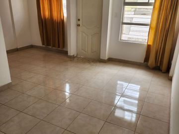 Venta de casa en la Mitad del Mundo, San Antonio de Pichincha, Conjuto Alborada 1.