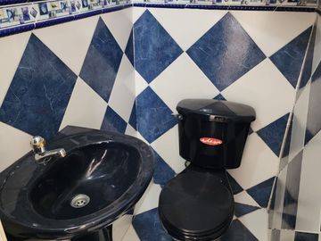 Venta de casa en la Mitad del Mundo, San Antonio de Pichincha, Conjuto Alborada 1.