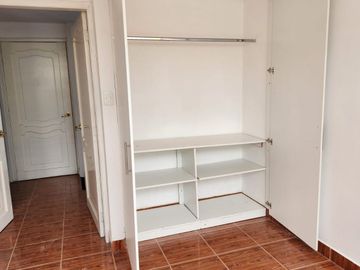 Venta de casa en la Mitad del Mundo, San Antonio de Pichincha, Conjuto Alborada 1.