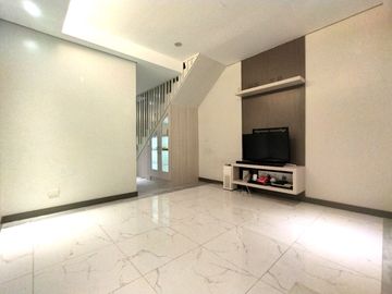 Town and Country Executive Village Townhouse, FA 110 sqm 2 bedroom w/ 1 car garage