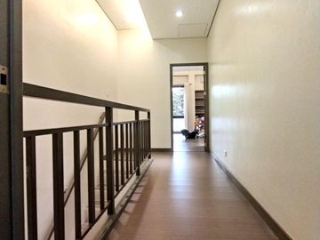 Town and Country Executive Village Townhouse, FA 110 sqm 2 bedroom w/ 1 car garage