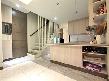 Town and Country Executive Village Townhouse, FA 110 sqm 2 bedroom w/ 1 car garage