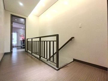 Town and Country Executive Village Townhouse, FA 110 sqm 2 bedroom w/ 1 car garage